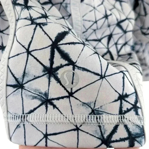 Lululemon Pedal Pace Short  Star Crushed Silver Fox Deep Navy/Deep Navy Women - Picture 6 of 11